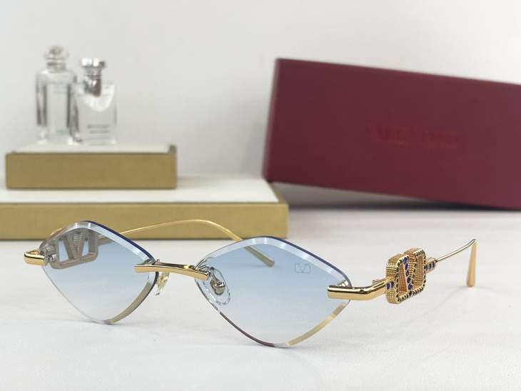 Picture of Valentino Sunglasses _SKUfw75048993fw